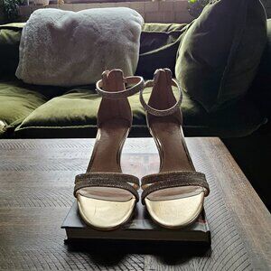 Gold Jewel Bagdley Mischka Heels